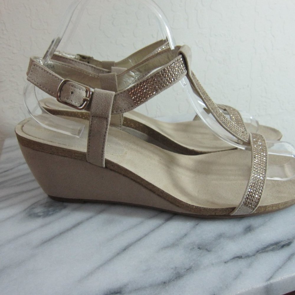 Anne Klein iFlex Strappy Sandals, Beige, Sz 8.5 M - Picture 3 of 7